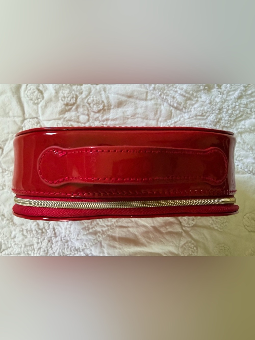 NEW Dior Red Patent Pleather Cosmetic Pouch w Gold Tone Hardware & Red Interior - Picture 4 of 9